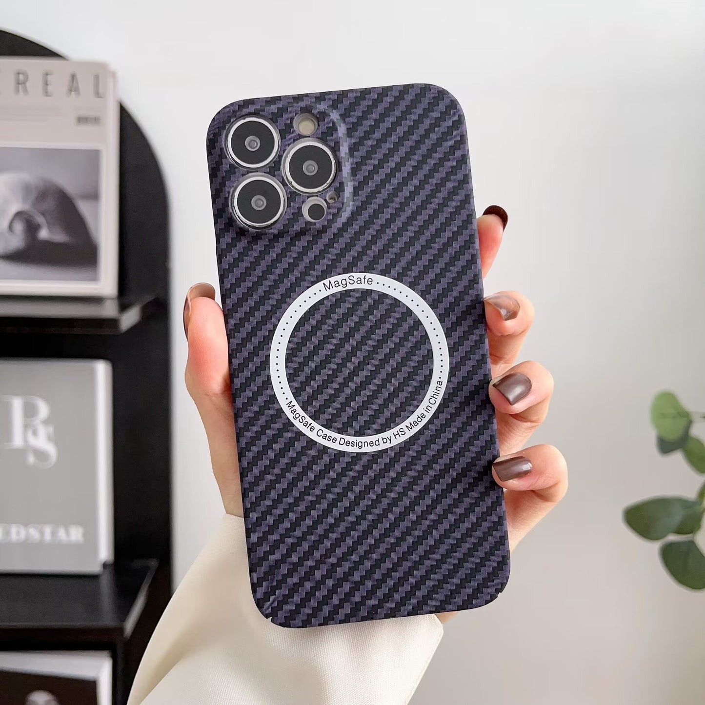 Fully wrapped carbon fiber pattern magnetic mobile phone case