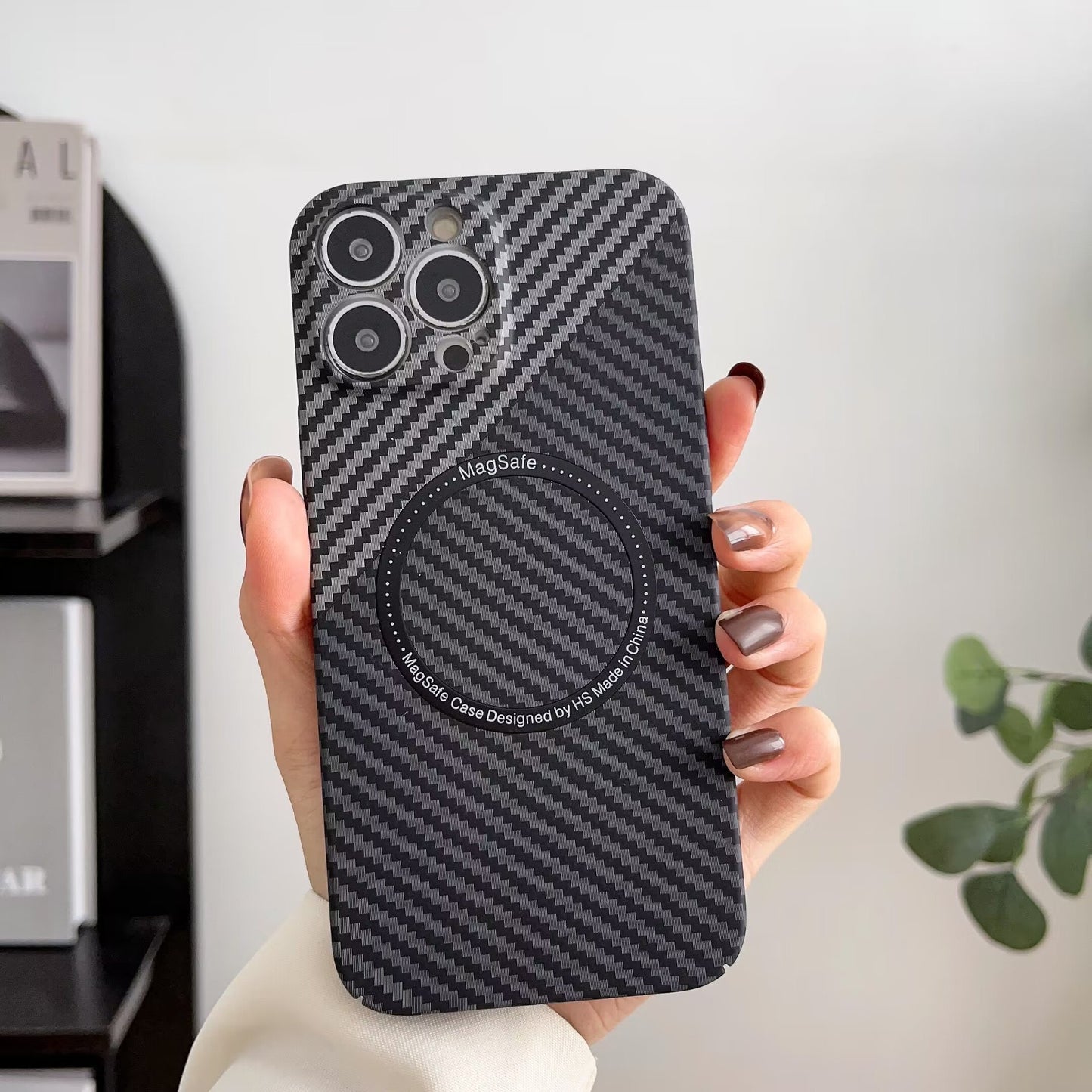 Fully wrapped carbon fiber pattern magnetic mobile phone case