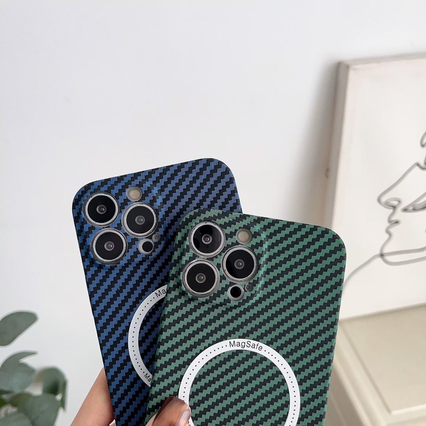 Fully wrapped carbon fiber pattern magnetic mobile phone case