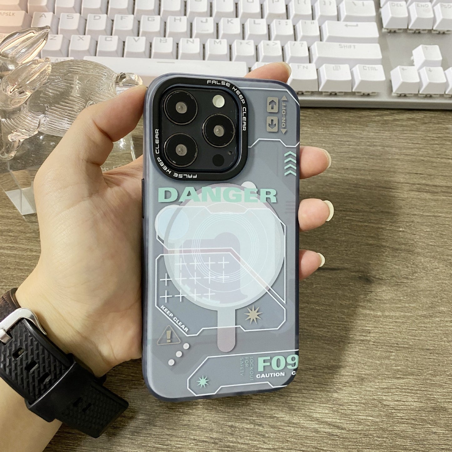 Tech trend cool frosted magnetic phone case